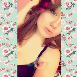 Meet your Posher, Caitlin